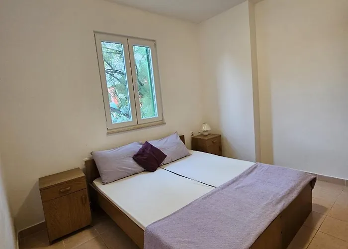 Apartman With Parking Space - 17492